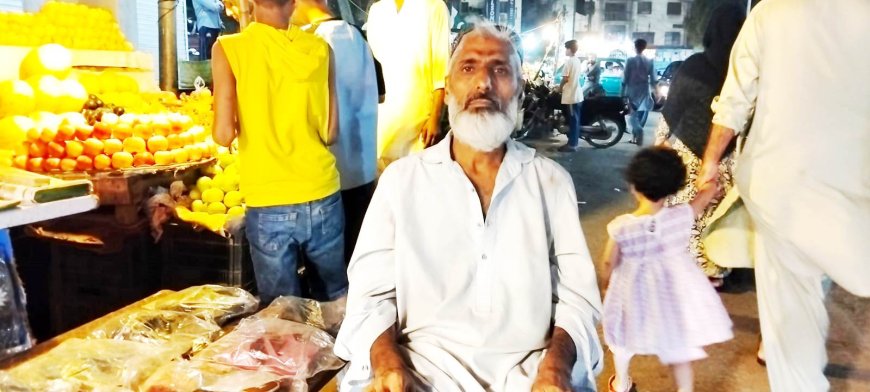 Karachi’s Newspaper Seller: Fighting to Stay in Business in the Digital Age